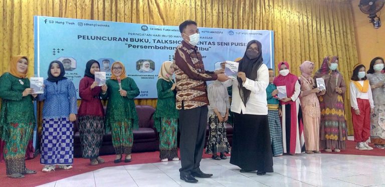 Peluncuran Buku Antologi Puisi Karya Siswa SD Hangtuah Makassar Bikin Haru