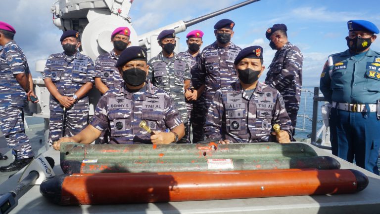TNI AL Amankan Dua Unit Benda Mirip Rudal dari Perairan Kepulauan Selayar