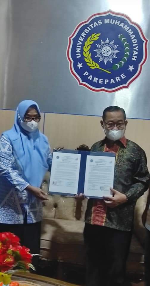 Kadis Perpustakaan Makassar Teken MoU dengan Universitas Muhammadiyah Parepare