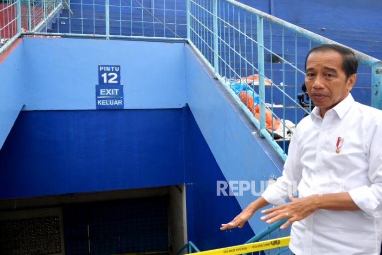 Tragedi Kanjuruhan, Jokowi: Alhamdulillah Sepak Bola Indonesia tidak Kena Sanksi dari FIFA
