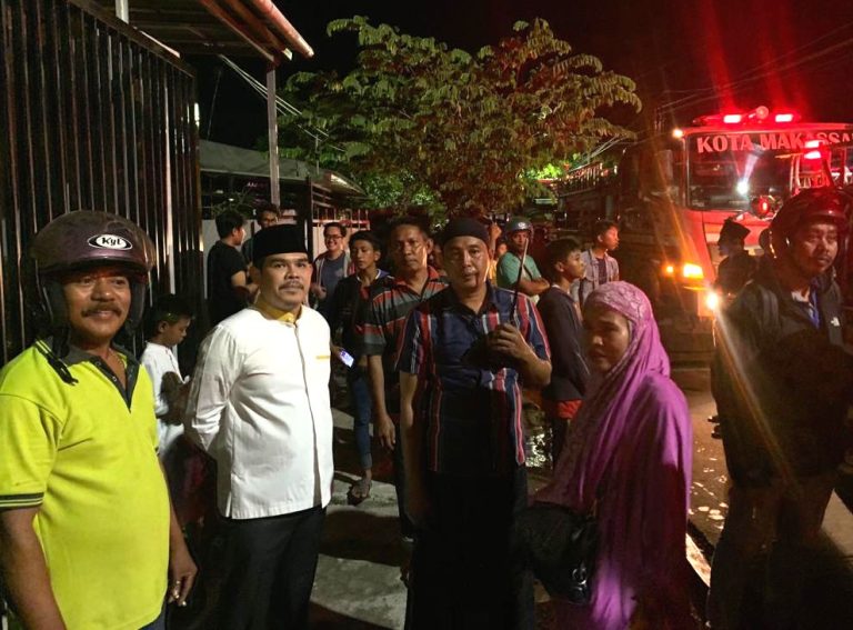 Camat Mamajang Sambangi  Korban Kebakaran di Kelurahan Sambung Jawa